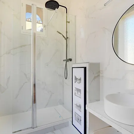 Modern - 2bd - 4p - Louvre - Marais Apartment